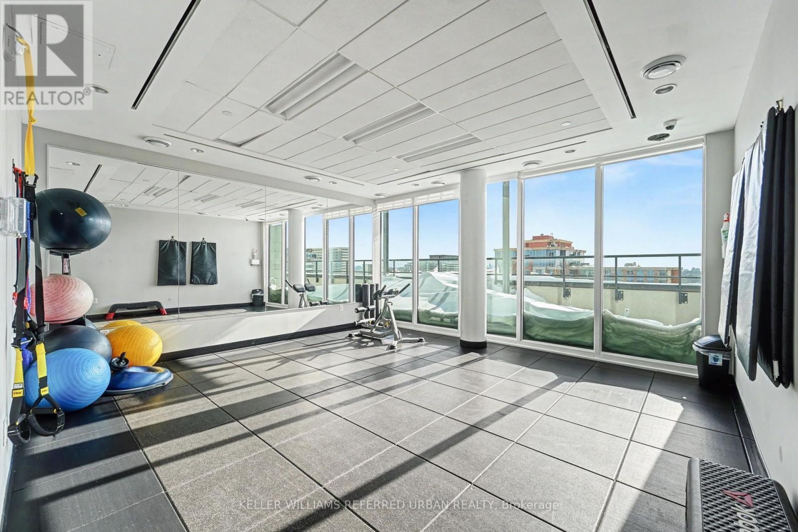 111 - 2800 Keele Street, Toronto, ON - Indoor Photo Showing Other Room