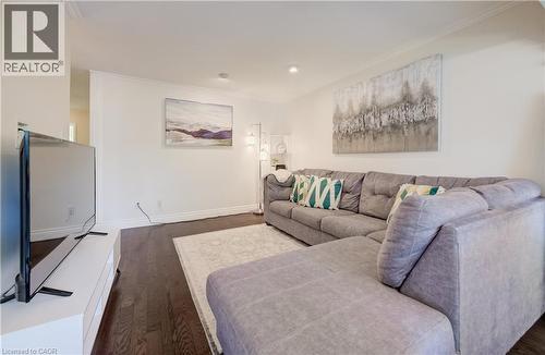 451 Burnett Avenue, Cambridge, ON - Indoor Photo Showing Living Room