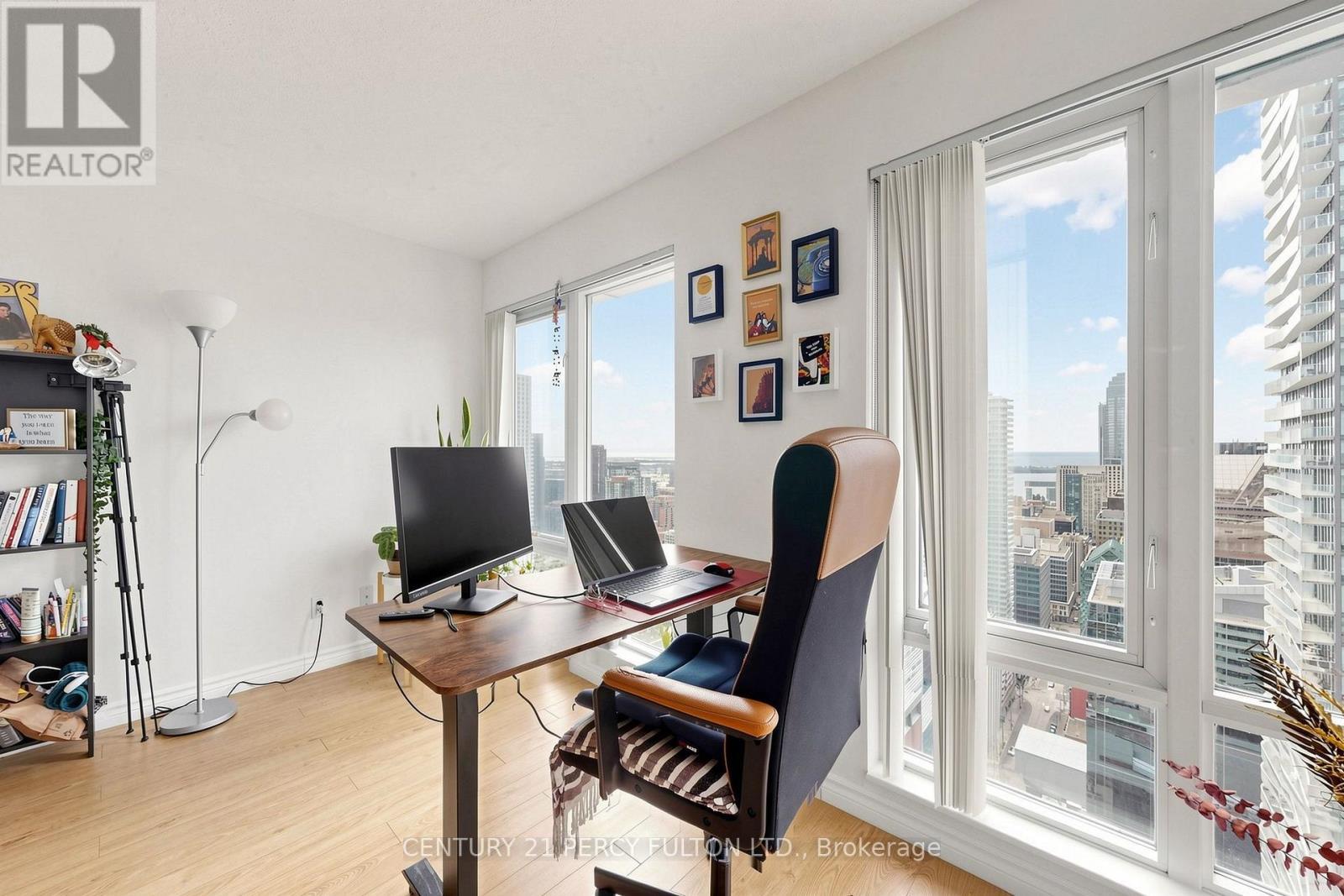 4106 - 210 Victoria Street, Toronto, ON - Indoor Photo Showing Office