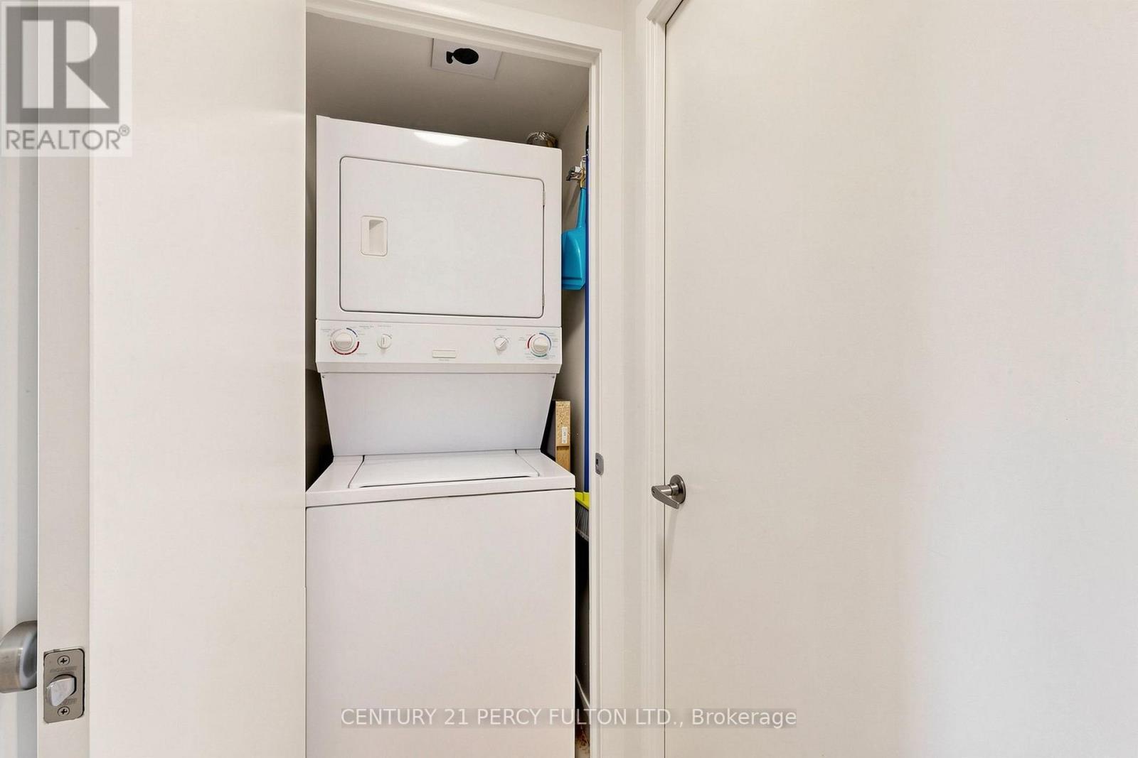 4106 - 210 Victoria Street, Toronto, ON - Indoor Photo Showing Laundry Room