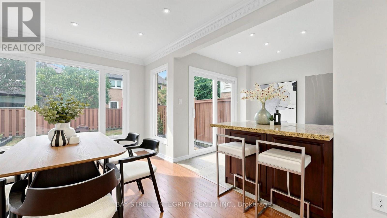 41 Jonathan Gate, Vaughan, ON - Indoor Photo Showing Dining Room