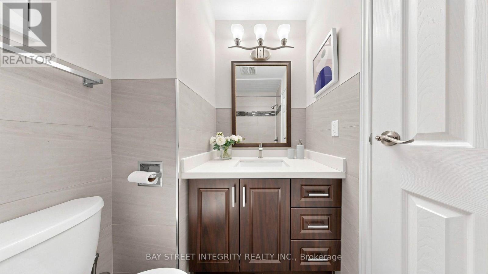 41 Jonathan Gate, Vaughan, ON - Indoor Photo Showing Bathroom