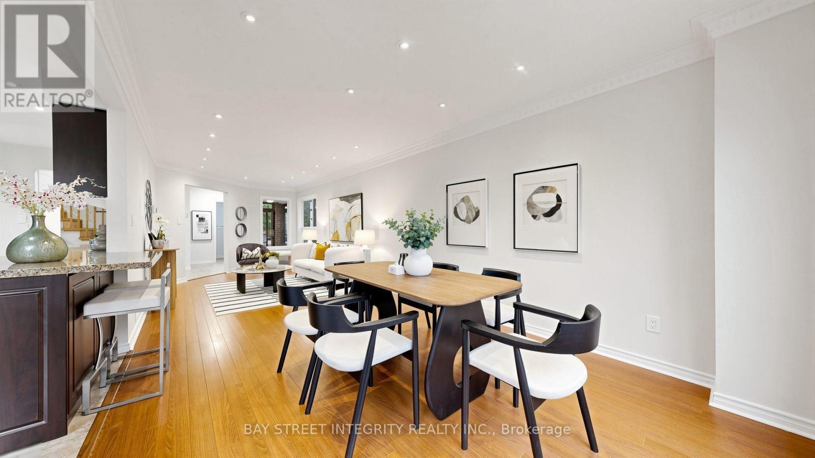 41 Jonathan Gate, Vaughan, ON - Indoor Photo Showing Dining Room