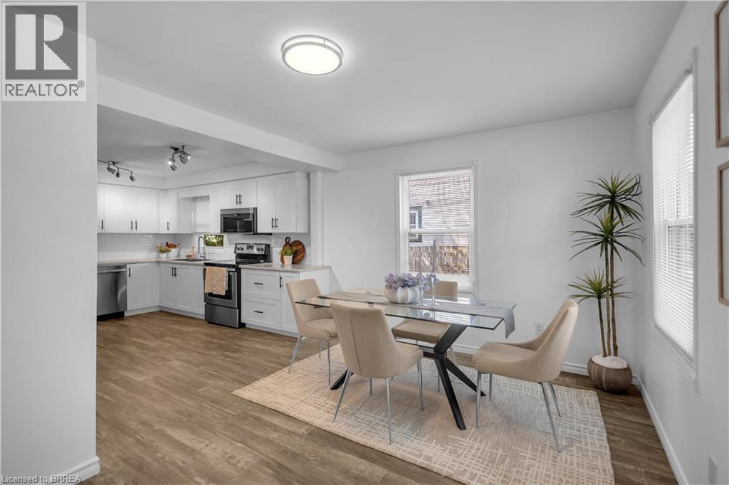 74 Eighth Avenue, Brantford, ON - Indoor
