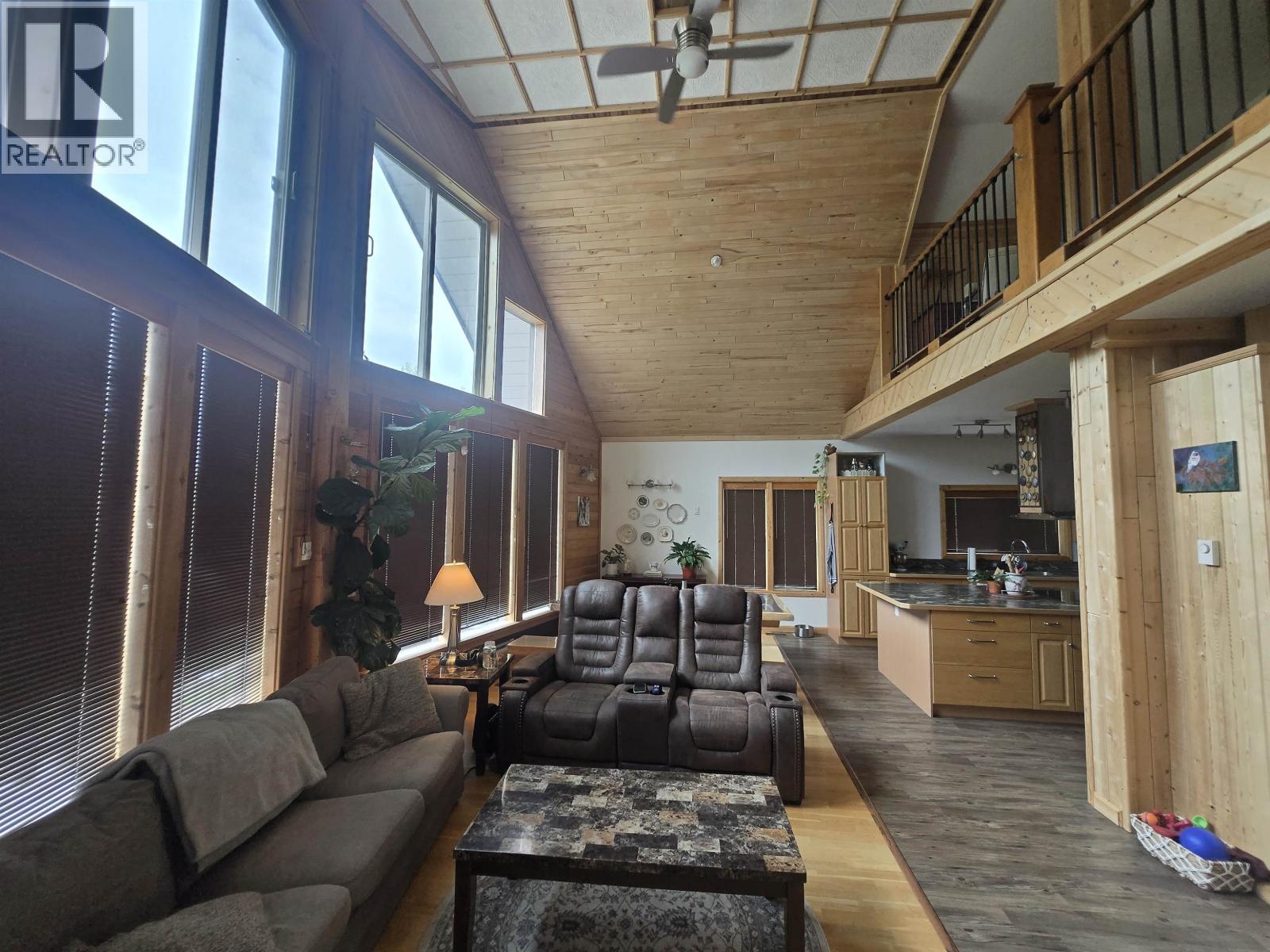 1020 Rainbow Road, Quesnel, BC - Indoor Photo Showing Other Room