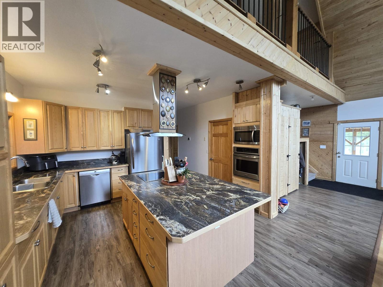 1020 Rainbow Road, Quesnel, BC - Indoor Photo Showing Kitchen With Double Sink