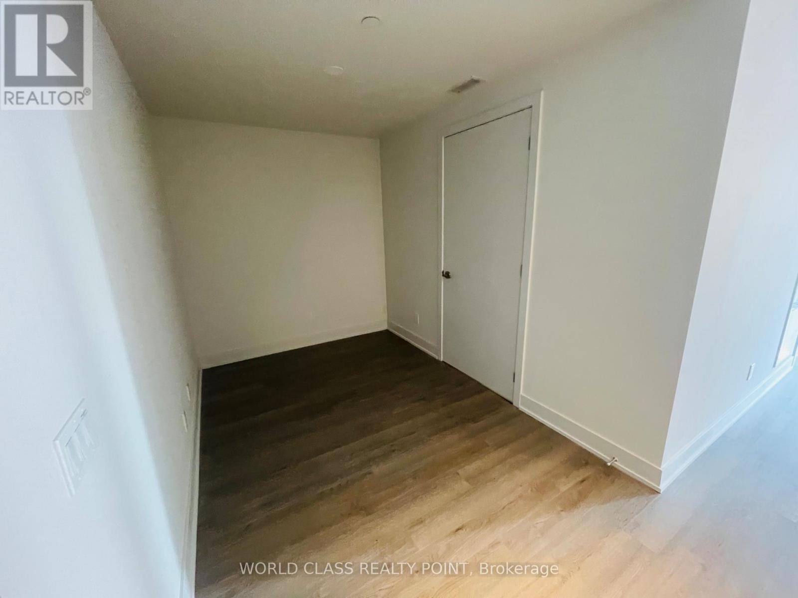 2404 - 8 Cumberland Street, Toronto, ON - Indoor Photo Showing Other Room