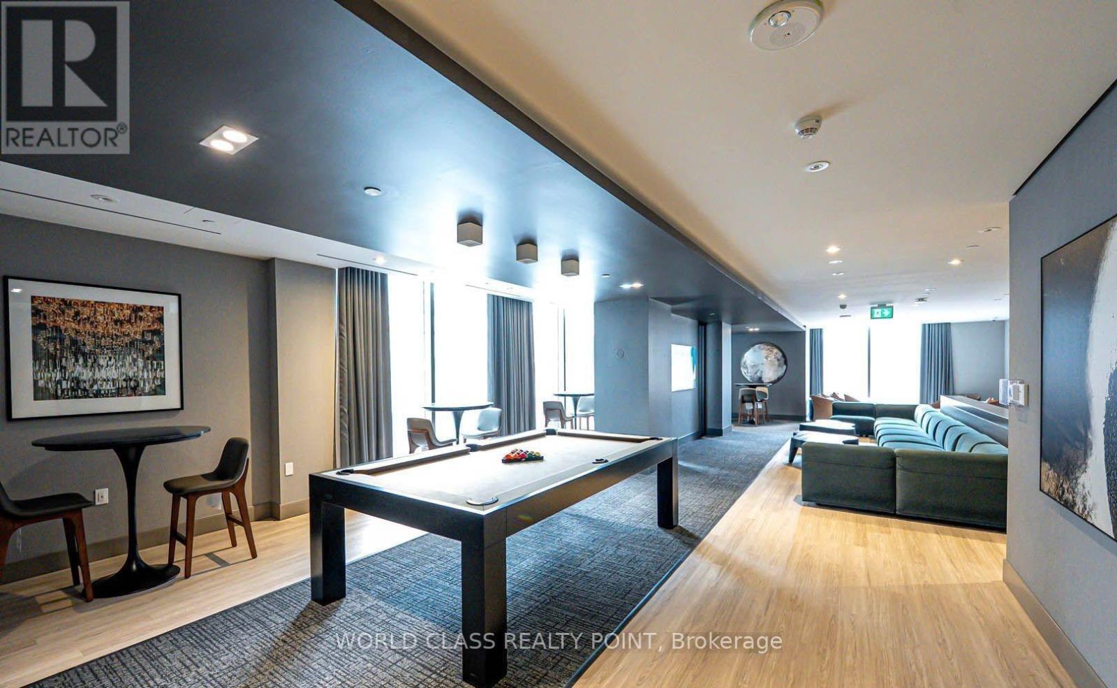 2404 - 8 Cumberland Street, Toronto, ON - Indoor Photo Showing Other Room