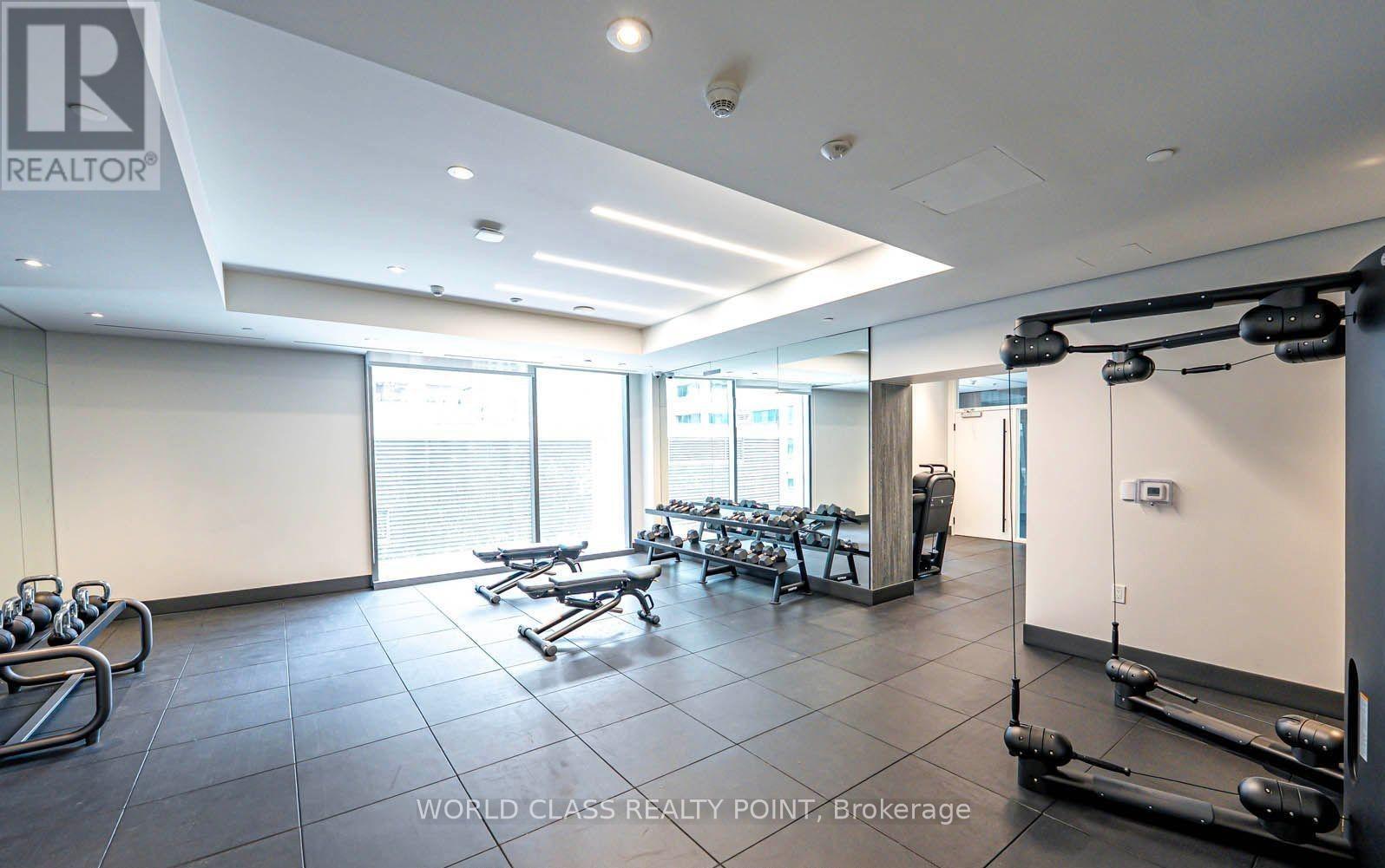 2404 - 8 Cumberland Street, Toronto, ON - Indoor Photo Showing Gym Room