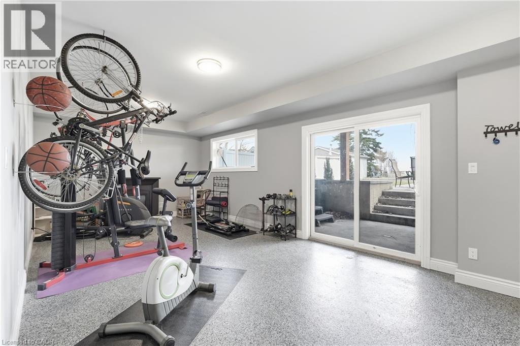 207 Beach Boulevard, Hamilton, ON - Indoor Photo Showing Gym Room