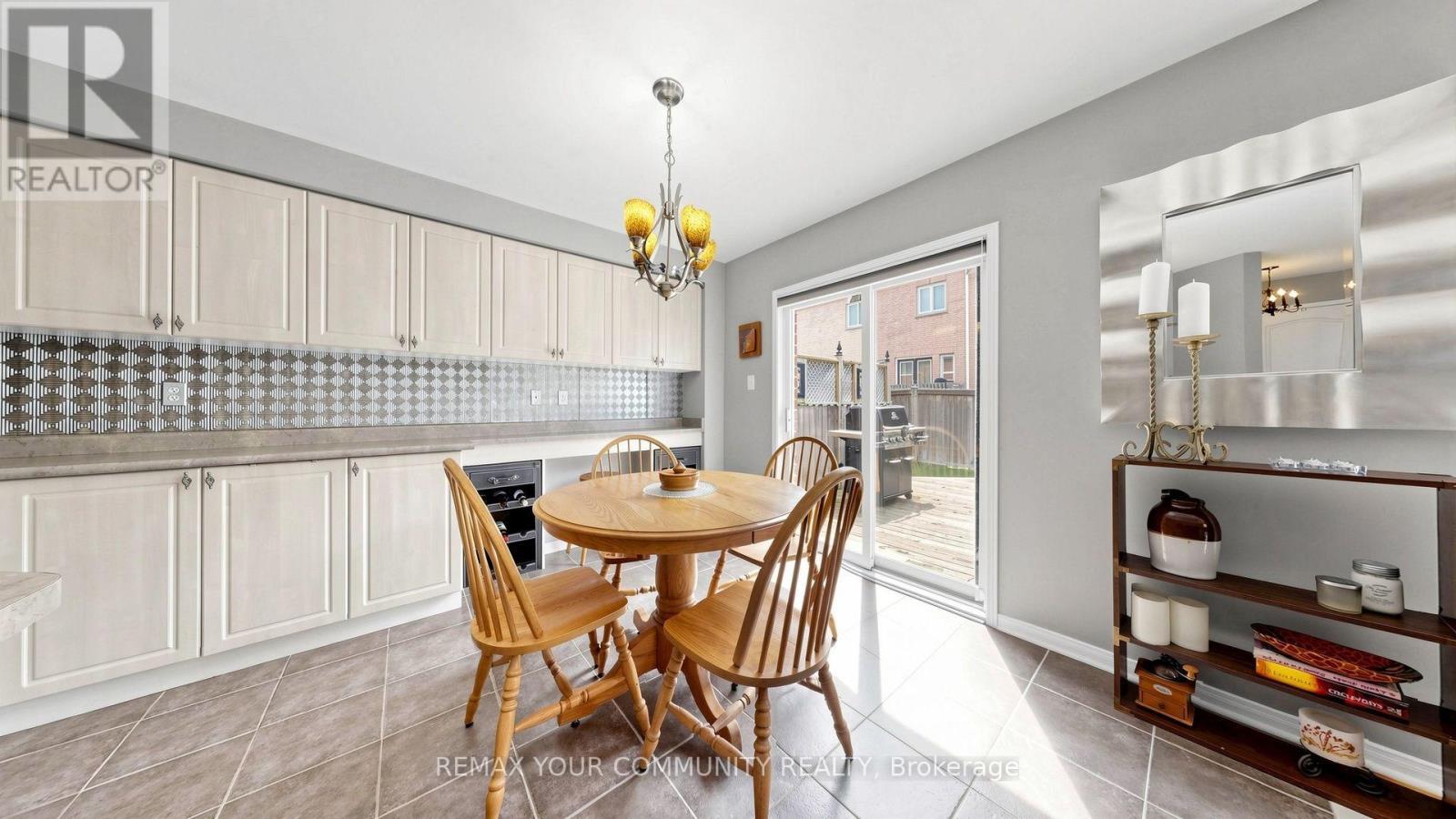 230 Hammersly Boulevard, Markham, ON - Indoor Photo Showing Dining Room