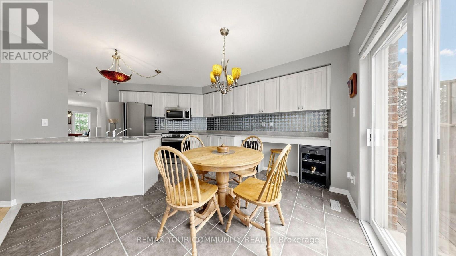 230 Hammersly Boulevard, Markham, ON - Indoor Photo Showing Dining Room