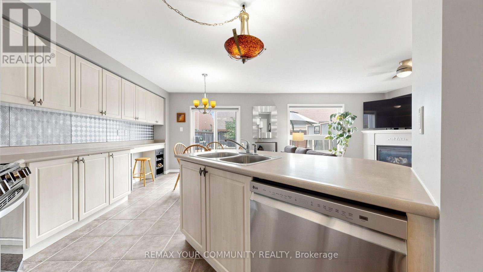230 Hammersly Boulevard, Markham, ON - Indoor Photo Showing Kitchen With Double Sink