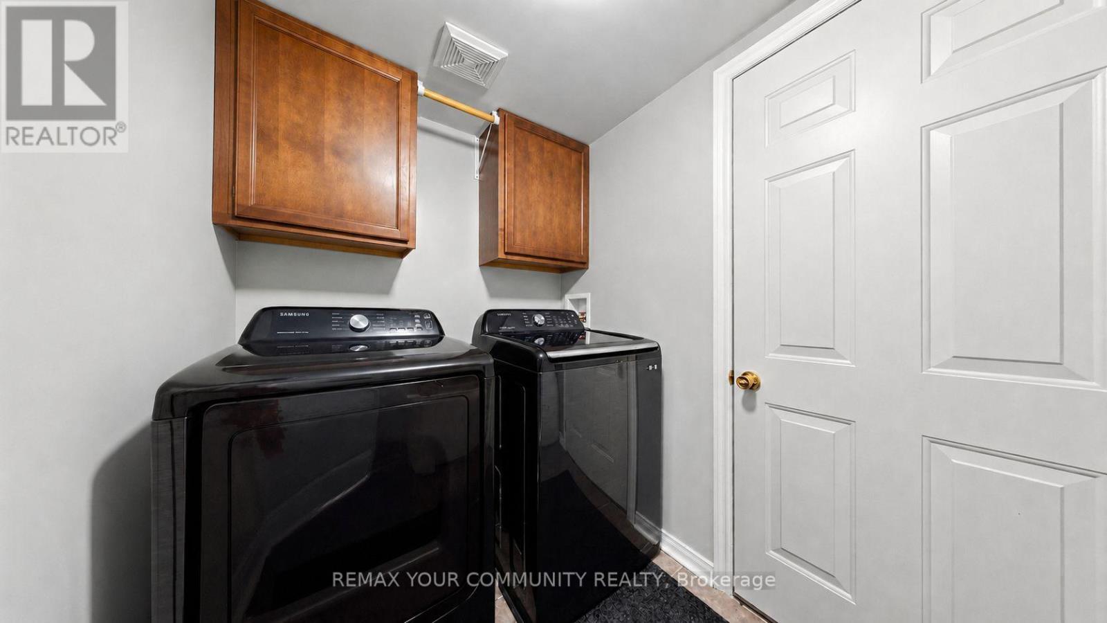 230 Hammersly Boulevard, Markham, ON - Indoor Photo Showing Laundry Room