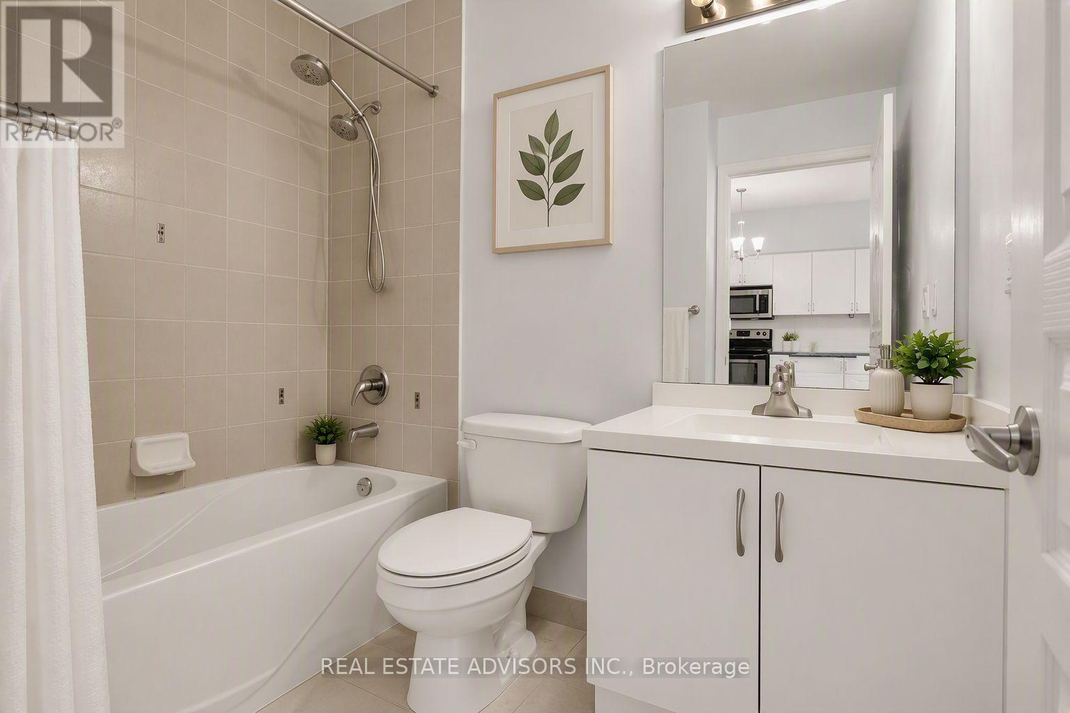 204 - 15 Legion Road, Toronto, ON - Indoor Photo Showing Bathroom