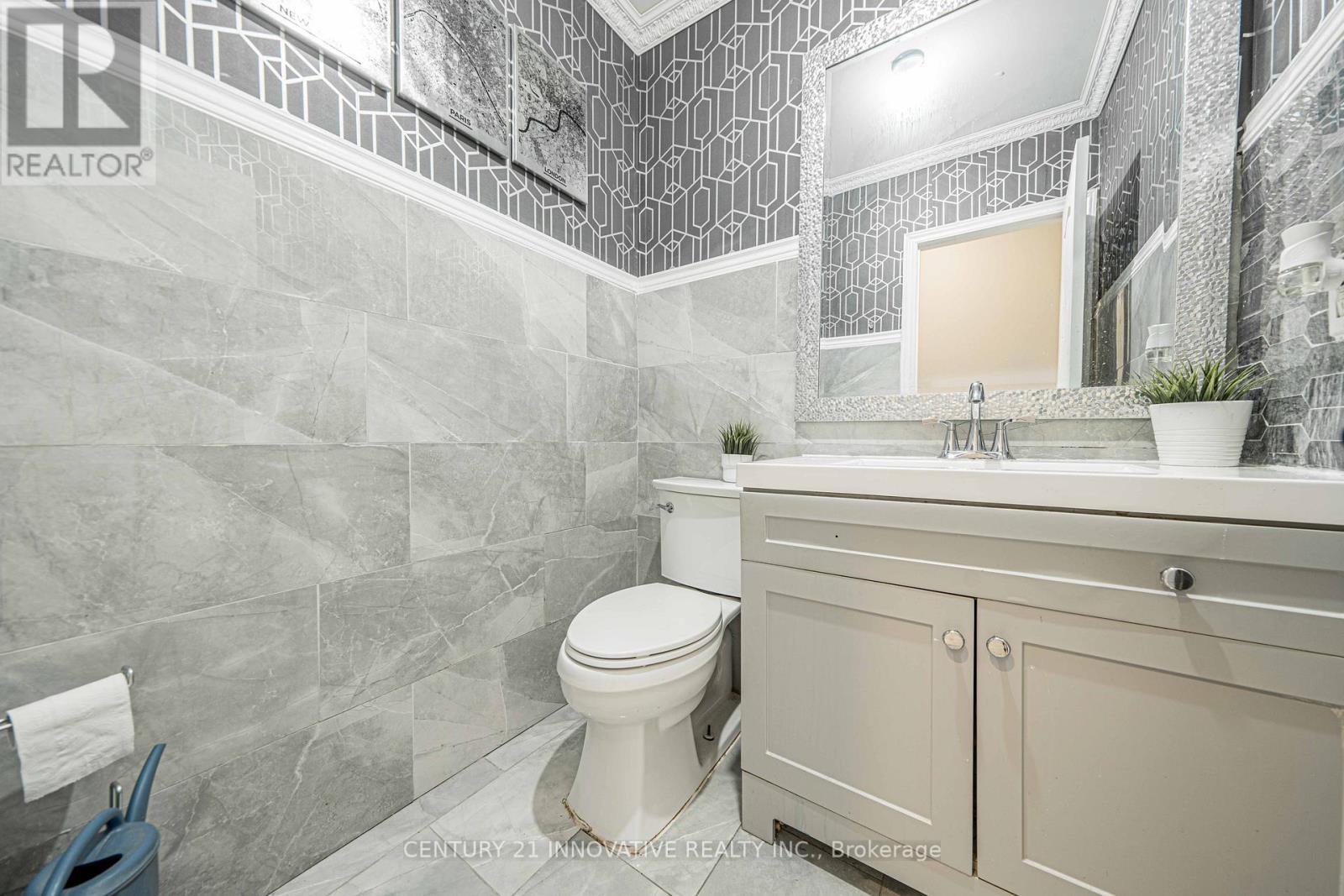 24 Cedarview Drive, Toronto, ON - Indoor Photo Showing Bathroom