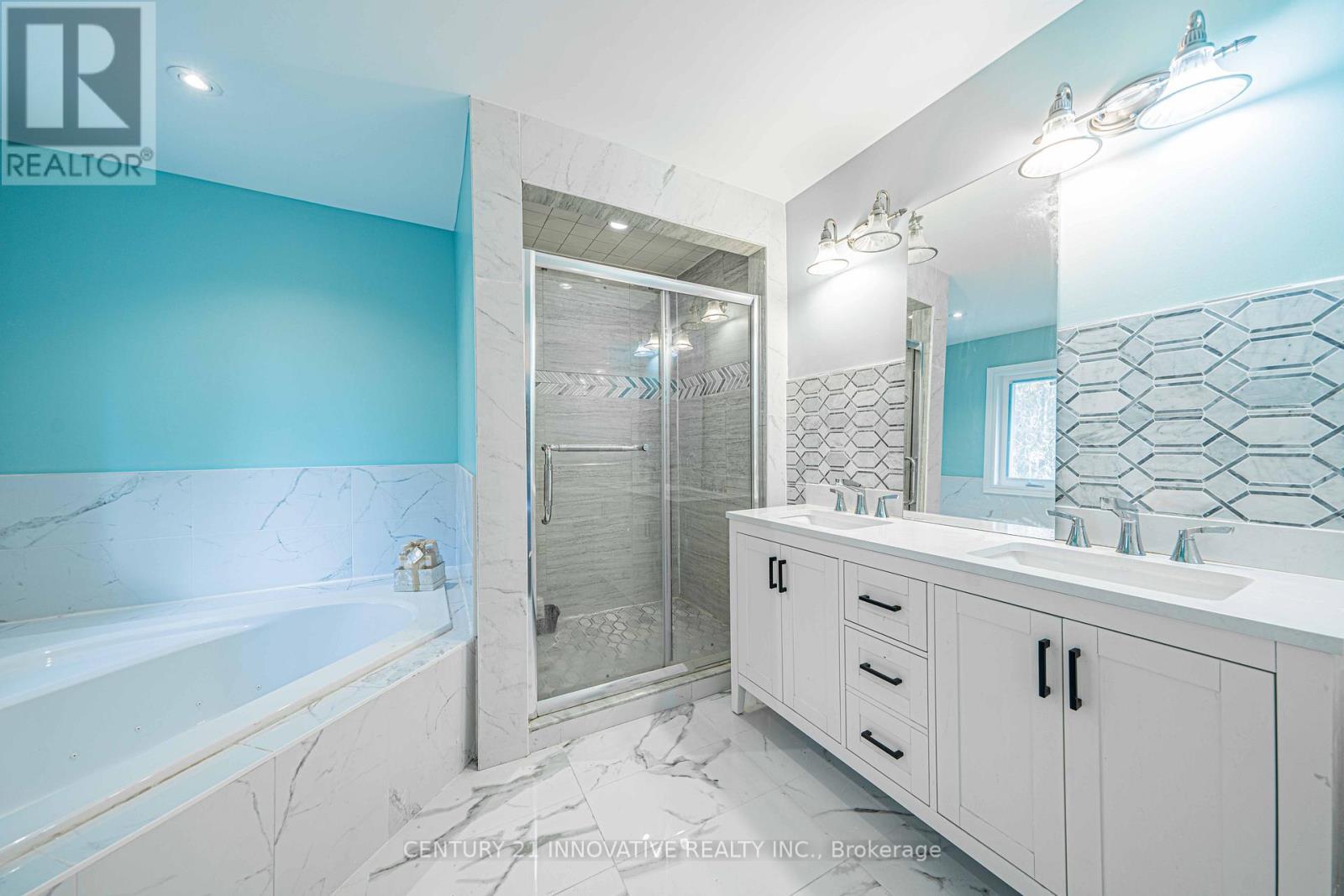 24 Cedarview Drive, Toronto, ON - Indoor Photo Showing Bathroom