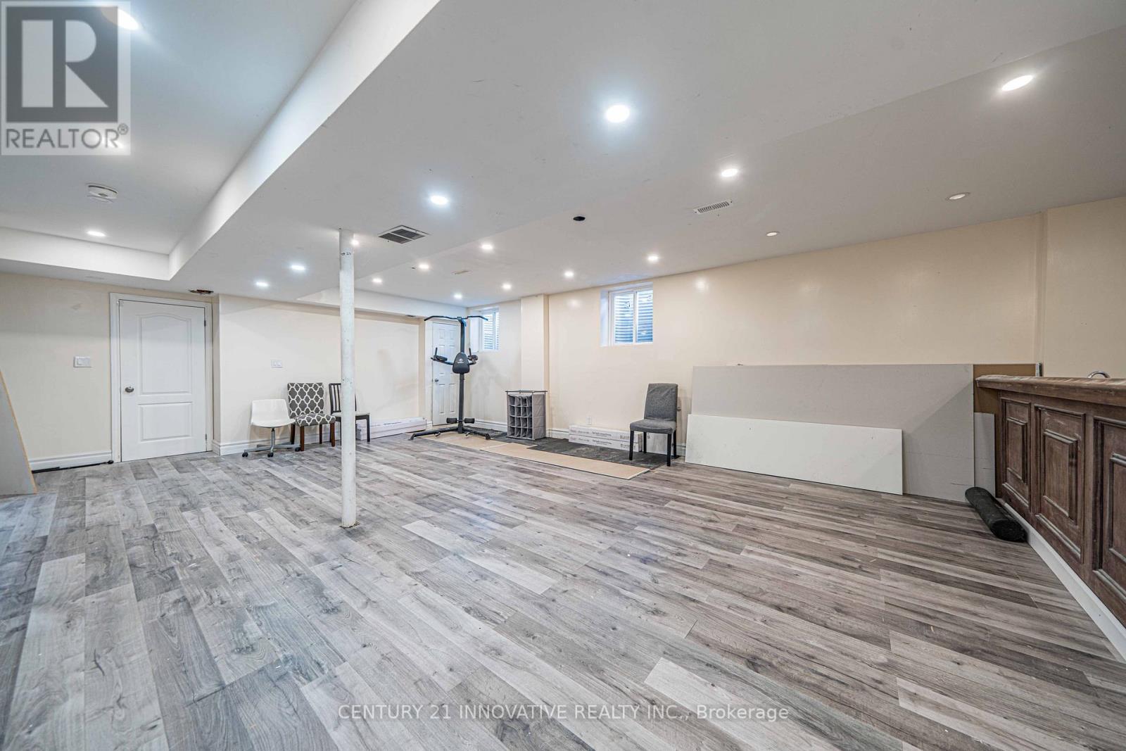 24 Cedarview Drive, Toronto, ON - Indoor Photo Showing Other Room