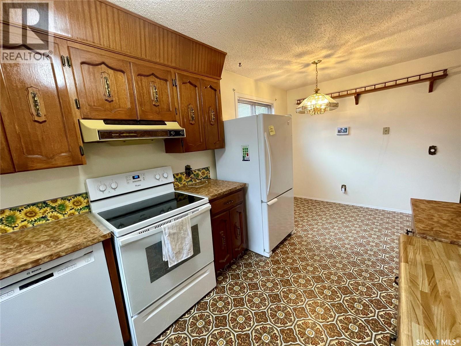 3118 7Th Avenue E, Regina, SK - Indoor Photo Showing Kitchen