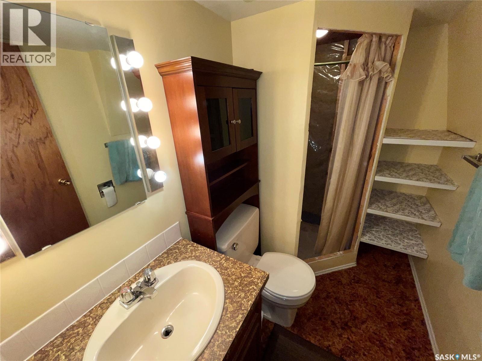 3118 7Th Avenue E, Regina, SK - Indoor Photo Showing Bathroom