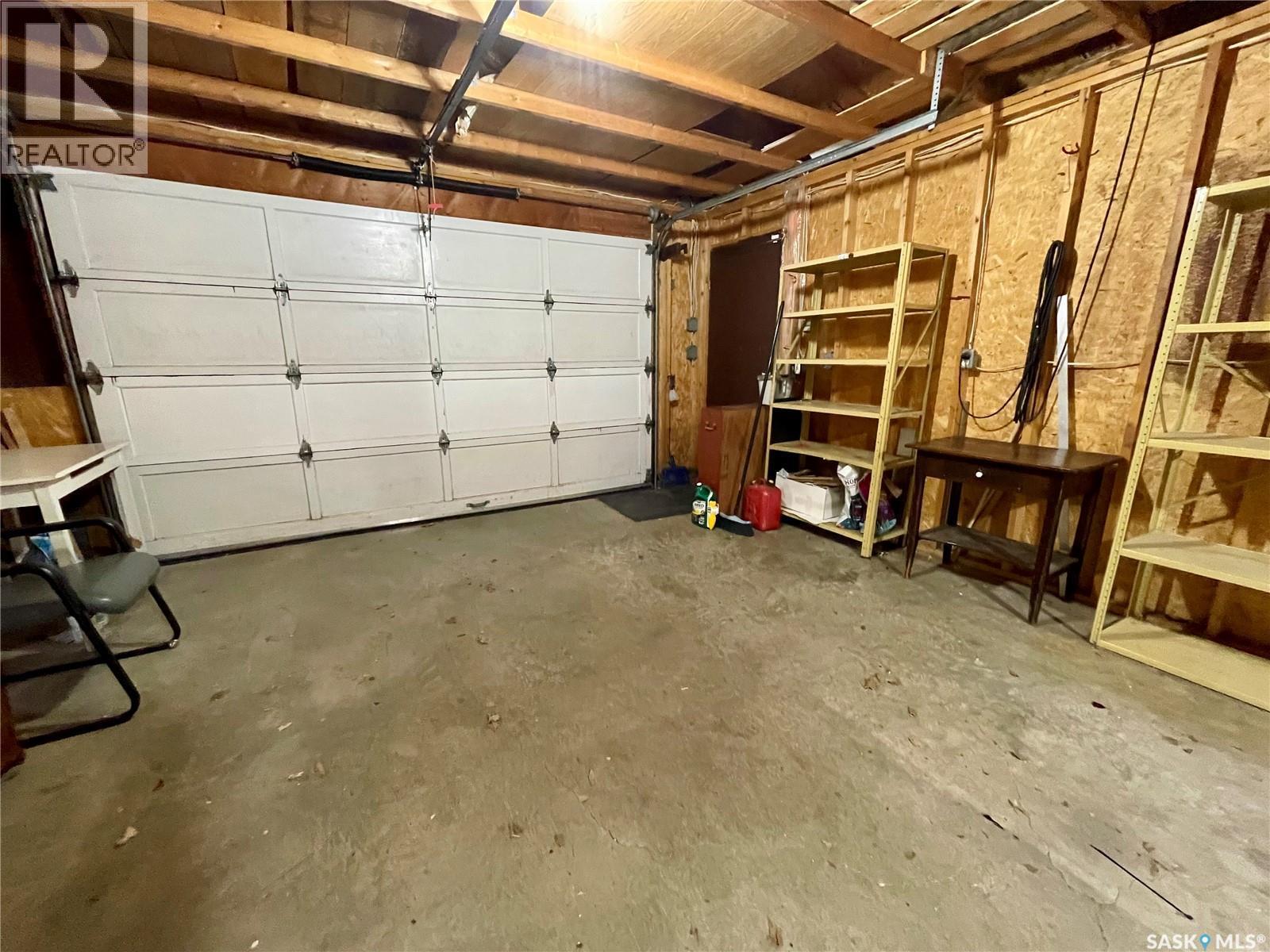 3118 7Th Avenue E, Regina, SK - Indoor Photo Showing Garage