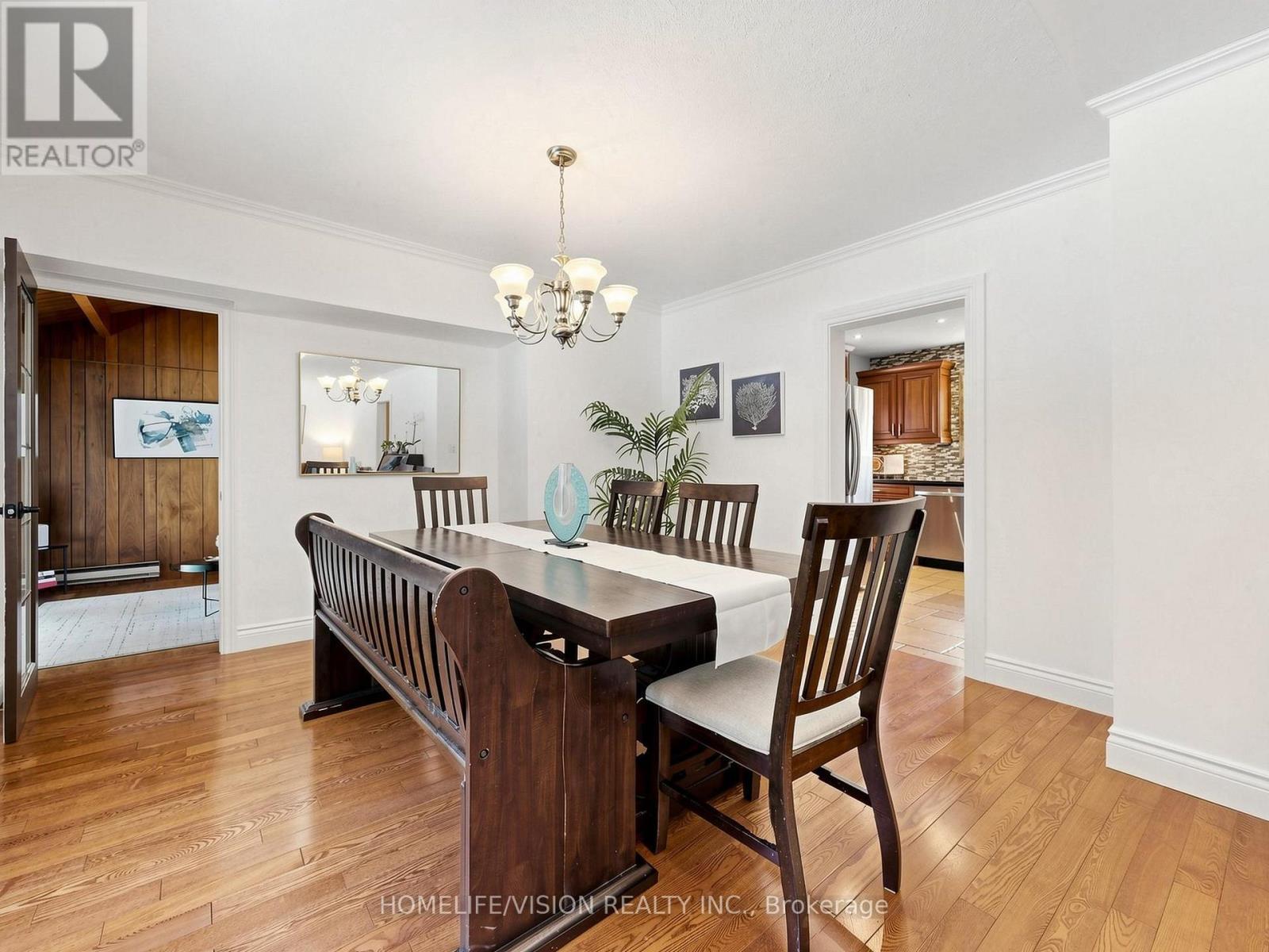 9 Lyndfield Crescent, Brampton, ON - Indoor Photo Showing Dining Room