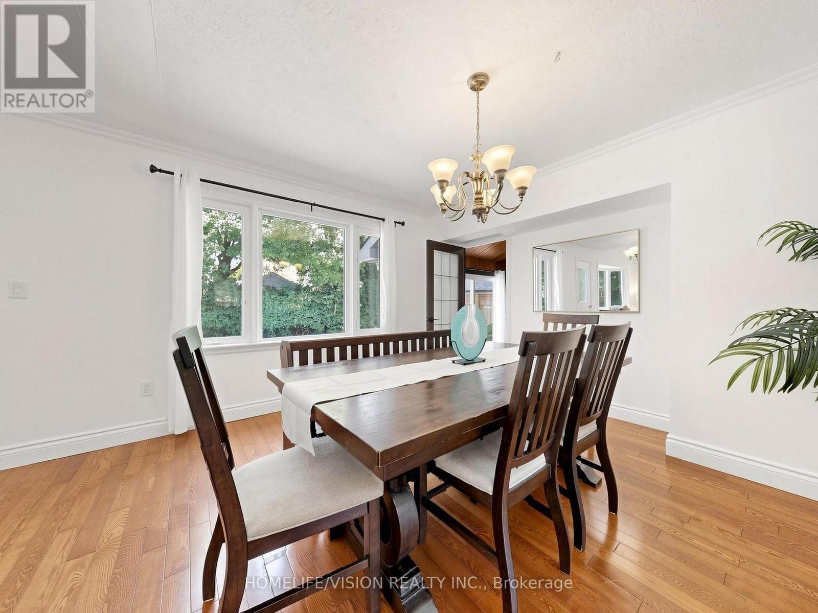 9 Lyndfield Crescent, Brampton, ON - Indoor Photo Showing Dining Room