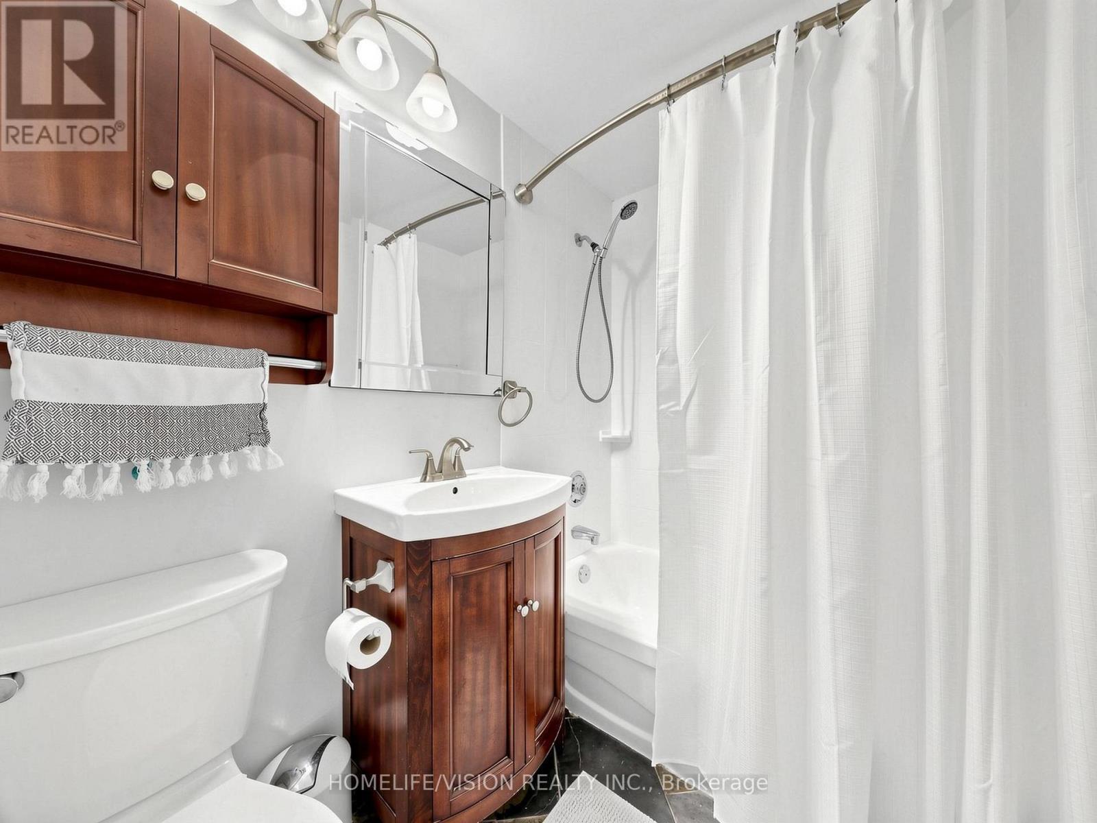 9 Lyndfield Crescent, Brampton, ON - Indoor Photo Showing Bathroom