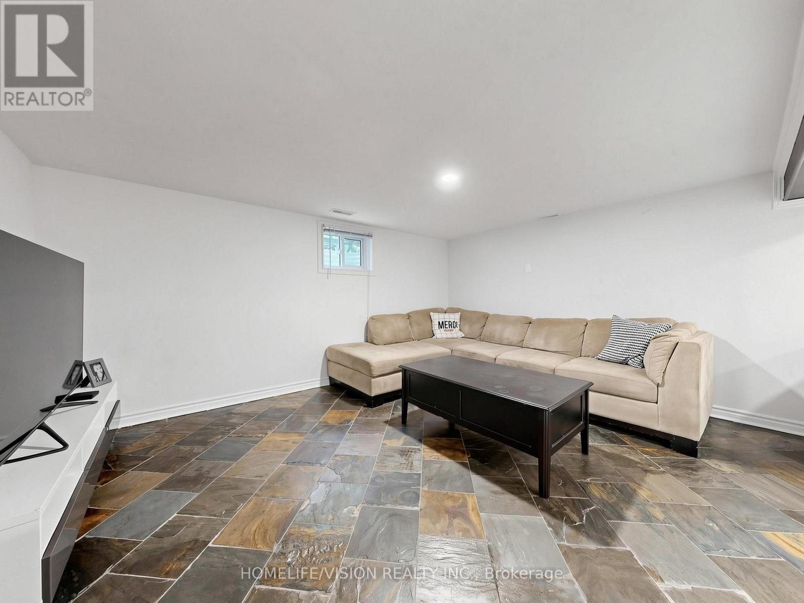 9 Lyndfield Crescent, Brampton, ON - Indoor