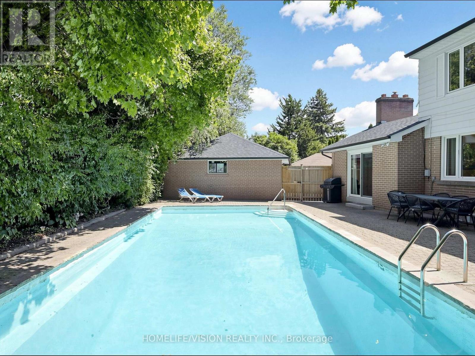9 Lyndfield Crescent, Brampton, ON - Outdoor With In Ground Pool