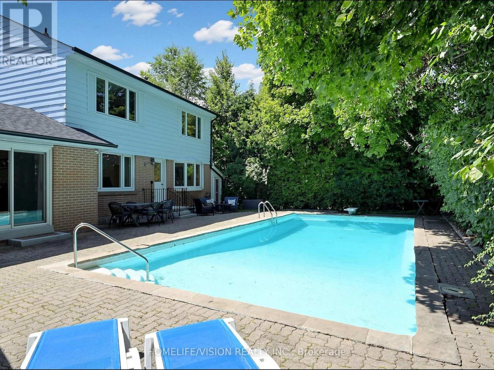 9 Lyndfield Crescent, Brampton, ON - Outdoor With In Ground Pool
