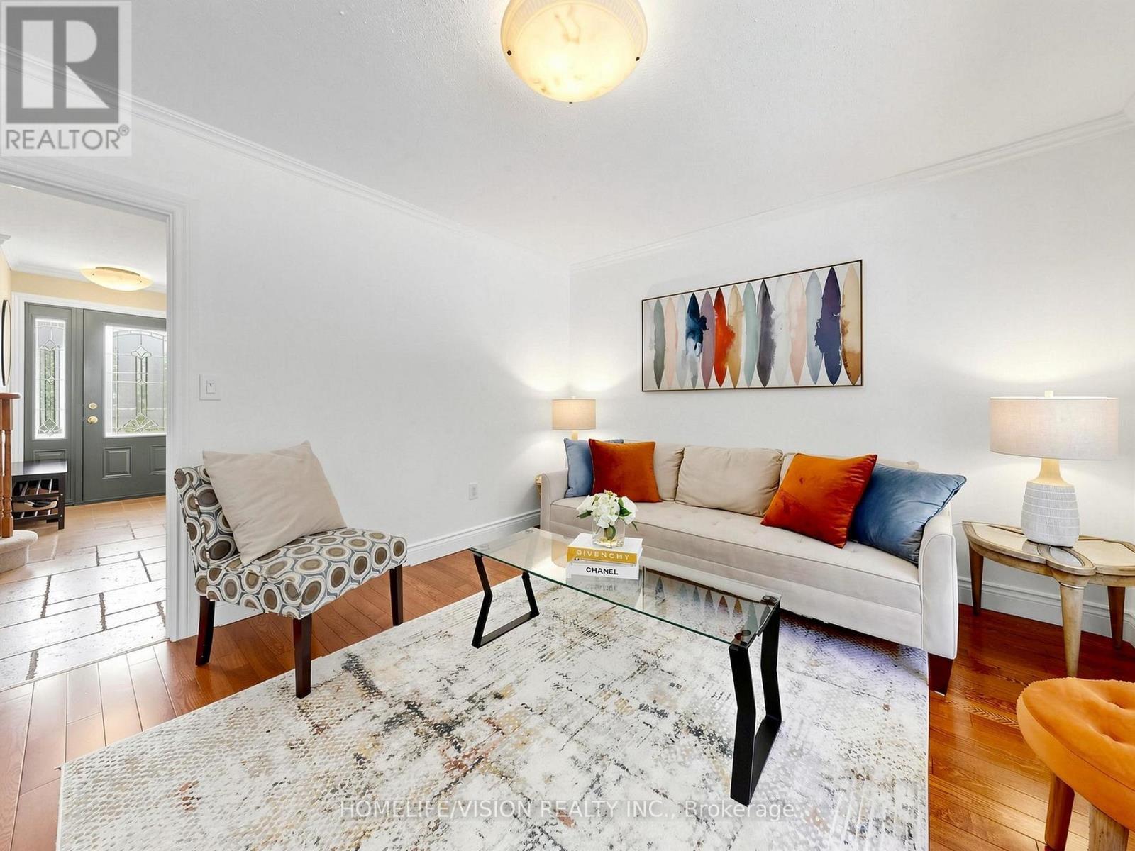 9 Lyndfield Crescent, Brampton, ON - Indoor Photo Showing Living Room
