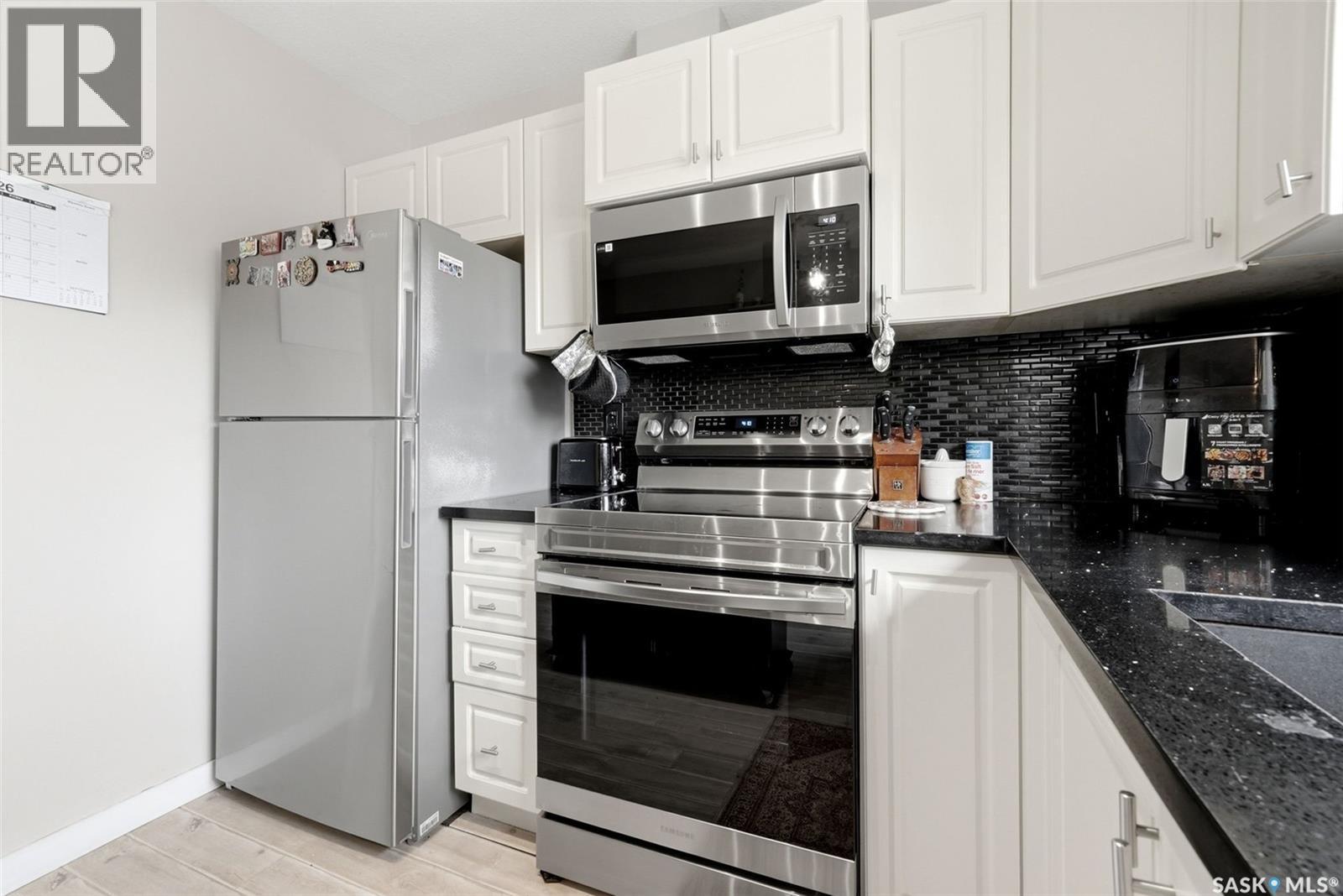 3754 Cormorant Drive E, Regina, SK - Indoor Photo Showing Kitchen