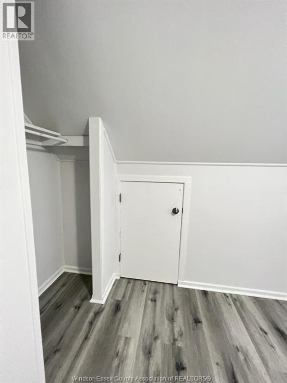 1058 California, Windsor, ON - Indoor