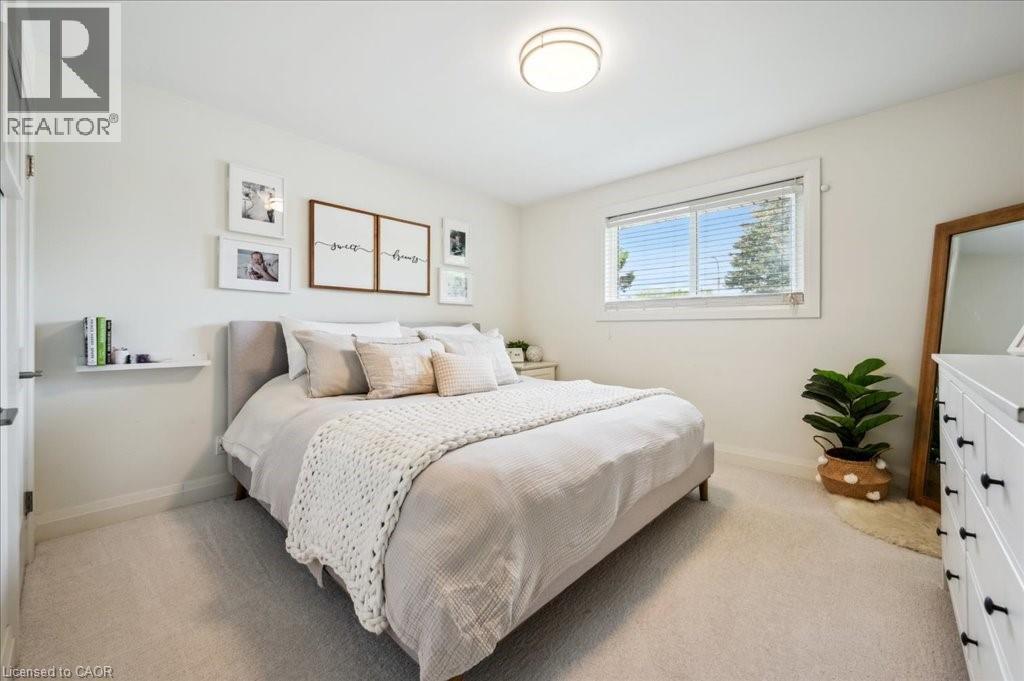 303 Martindale Crescent, Waterloo, ON - Indoor Photo Showing Bedroom