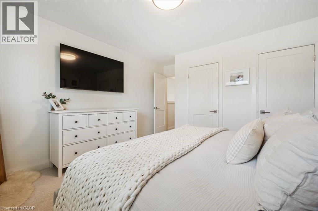 303 Martindale Crescent, Waterloo, ON - Indoor Photo Showing Bedroom
