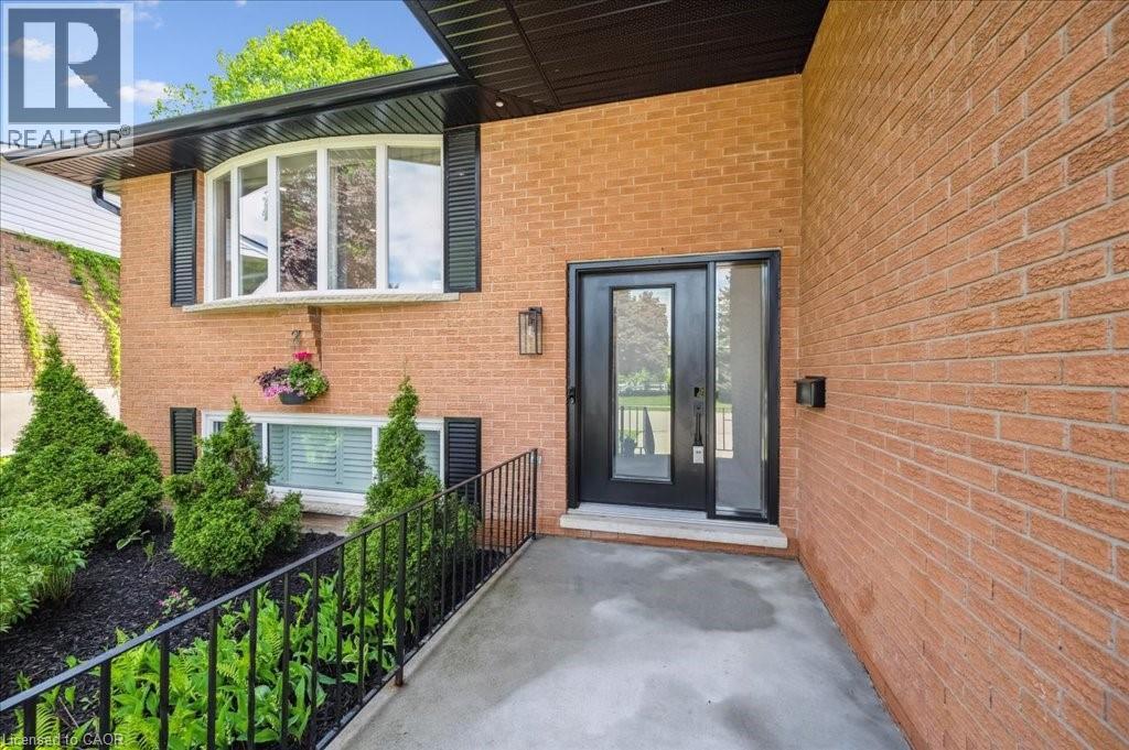 303 Martindale Crescent, Waterloo, ON - Outdoor With Exterior