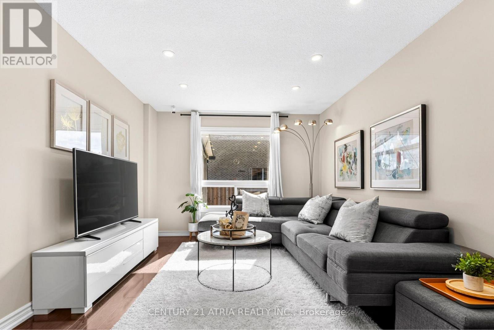 22 Ketchum Crescent, Markham, ON - Indoor Photo Showing Living Room