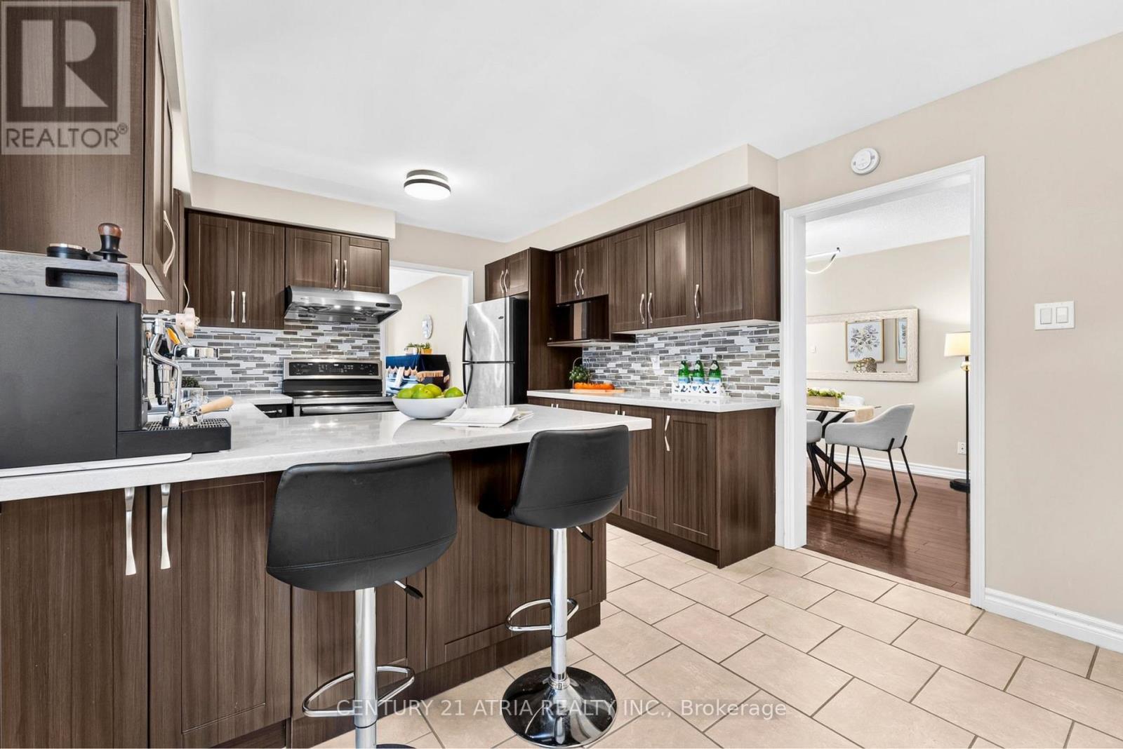 22 Ketchum Crescent, Markham, ON - Indoor Photo Showing Kitchen With Upgraded Kitchen