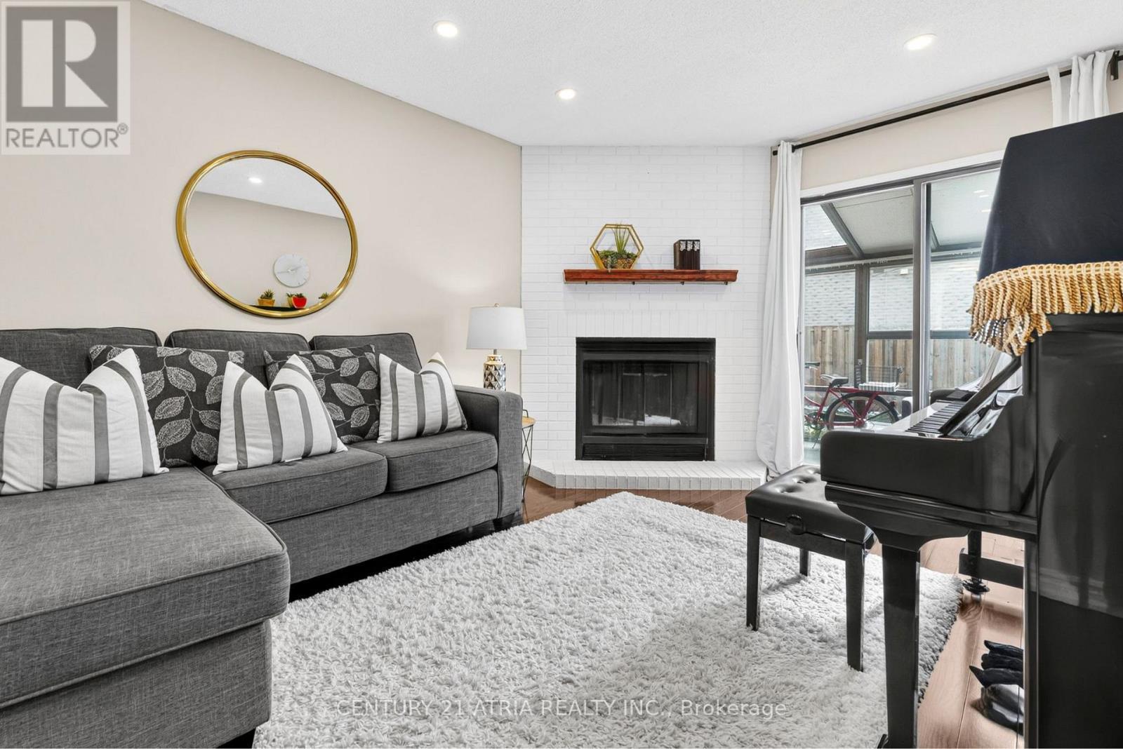 22 Ketchum Crescent, Markham, ON - Indoor Photo Showing Living Room With Fireplace