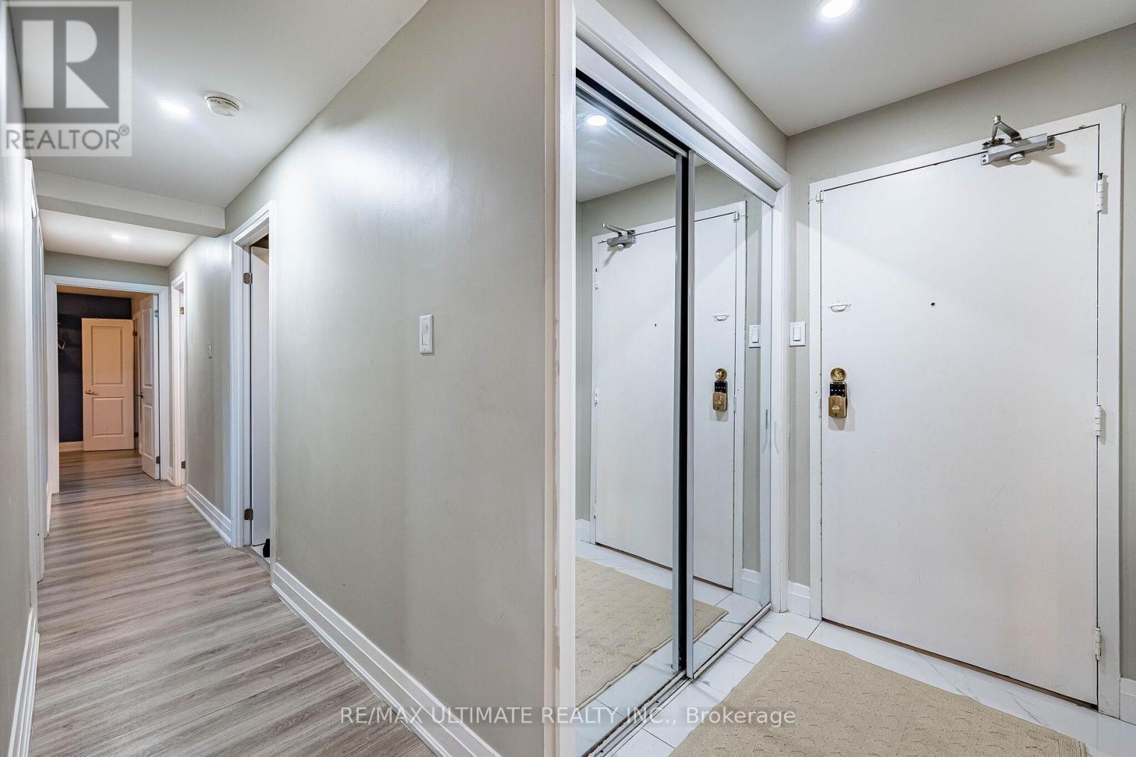 208 - 238 Albion Road, Toronto, ON - Indoor Photo Showing Other Room