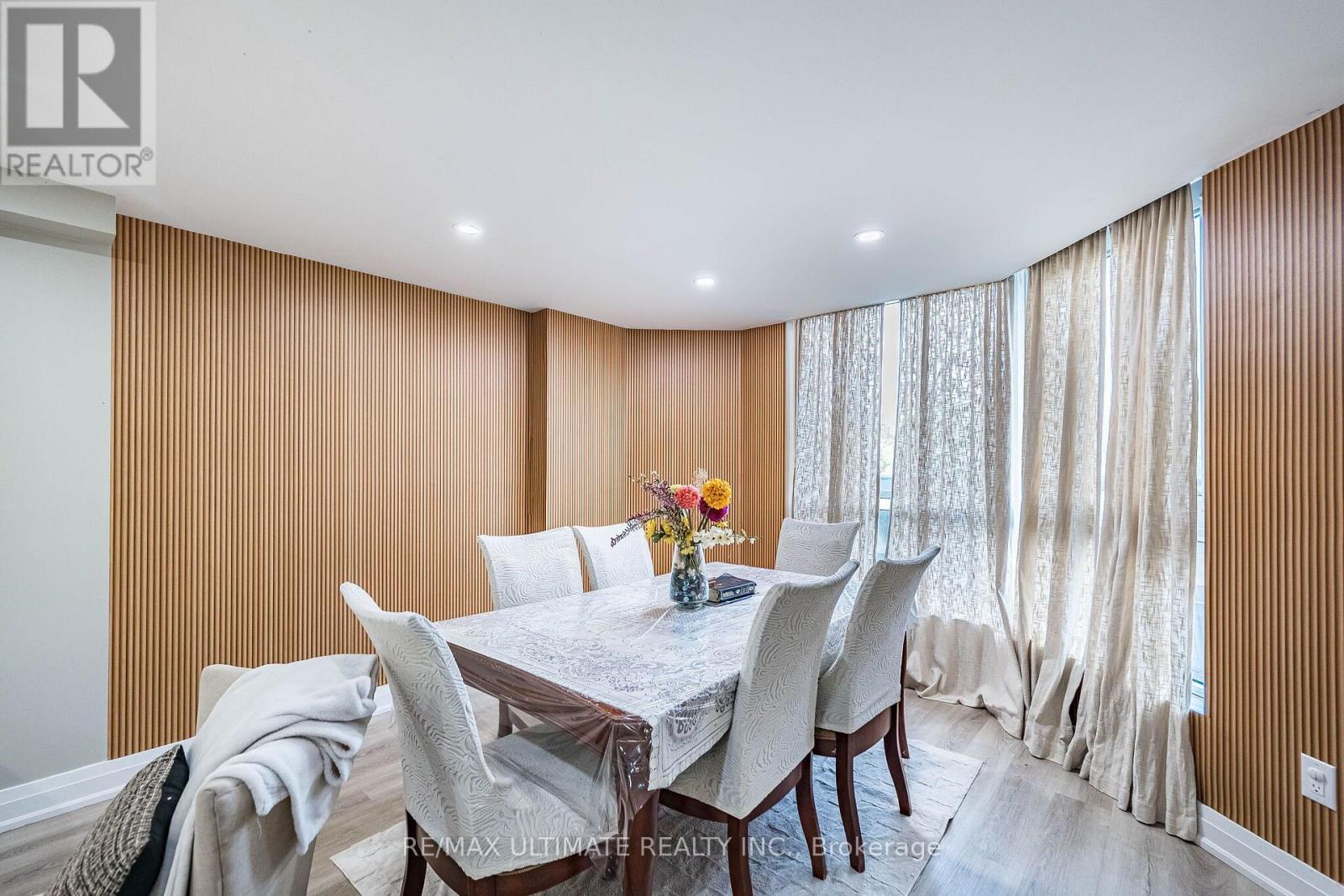 208 - 238 Albion Road, Toronto, ON - Indoor Photo Showing Other Room