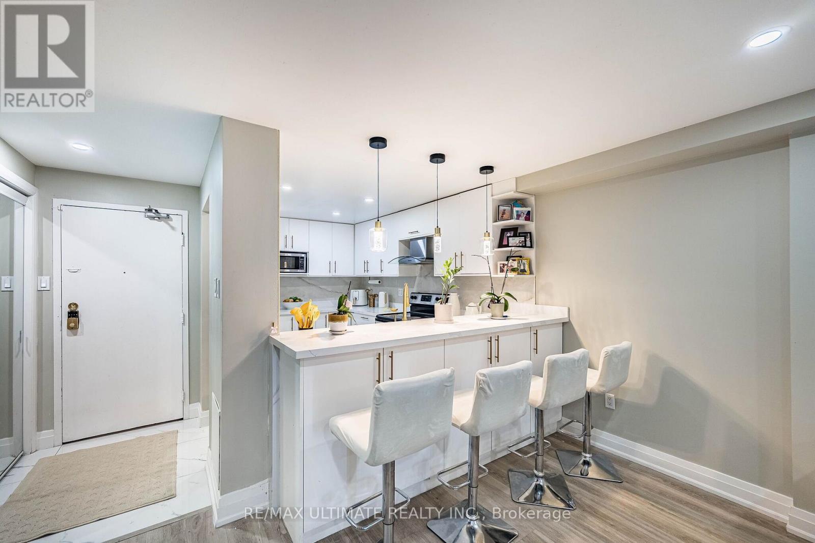 208 - 238 Albion Road, Toronto, ON - Indoor