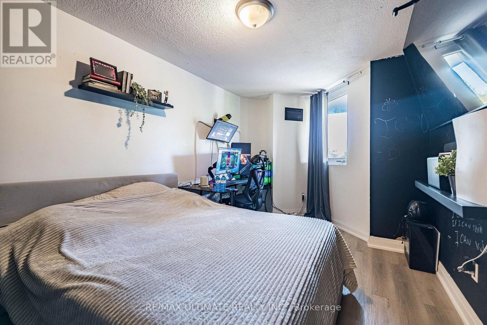 208 - 238 Albion Road, Toronto, ON - Indoor Photo Showing Bedroom