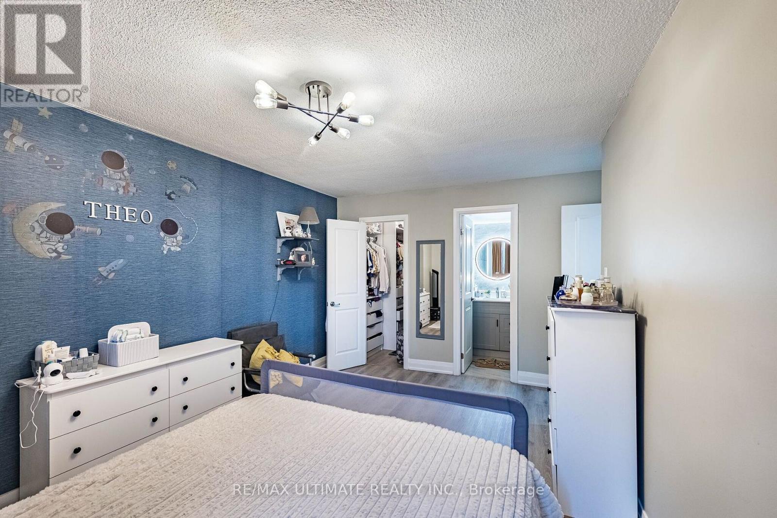 208 - 238 Albion Road, Toronto, ON - Indoor Photo Showing Bedroom