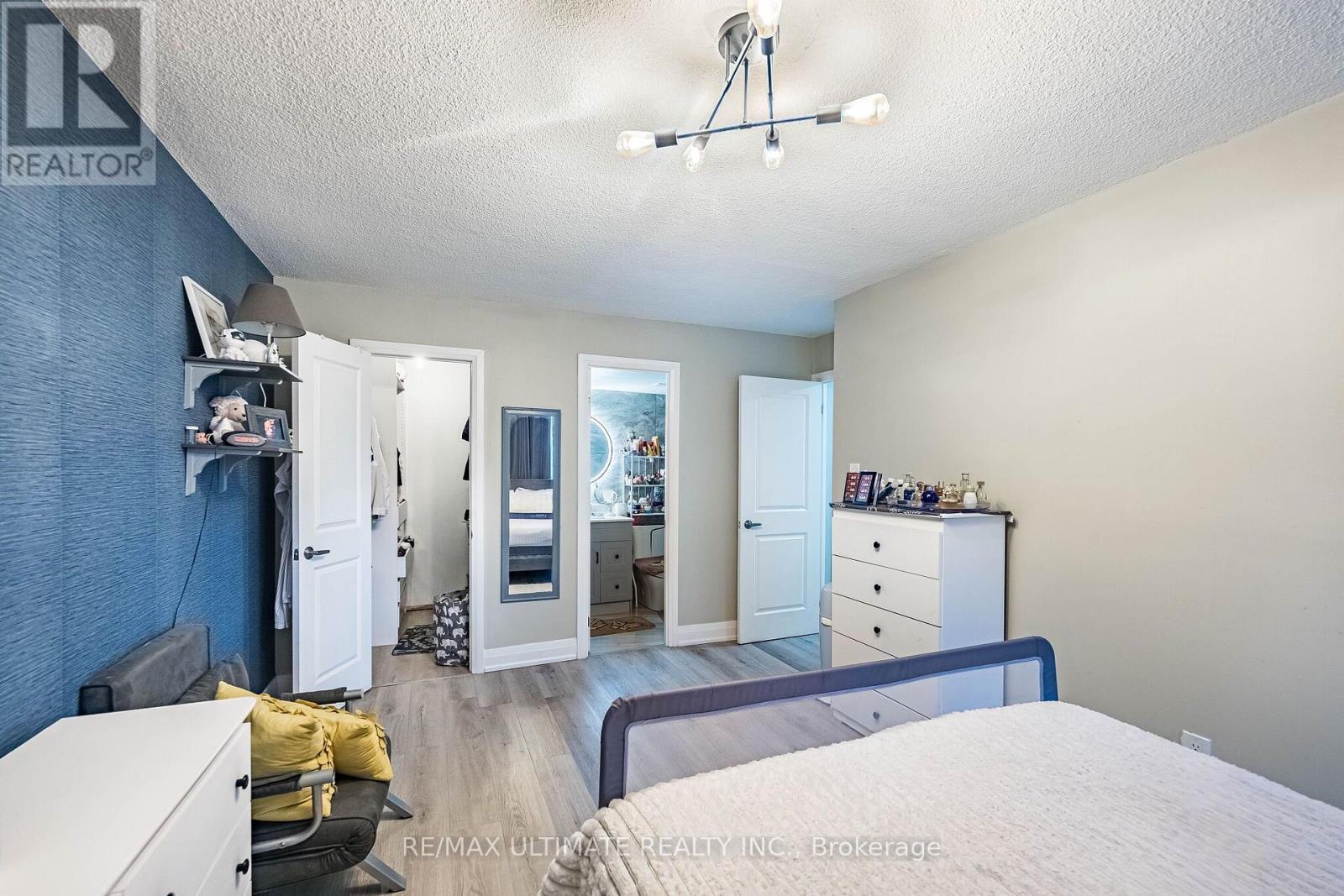 208 - 238 Albion Road, Toronto, ON - Indoor Photo Showing Bedroom