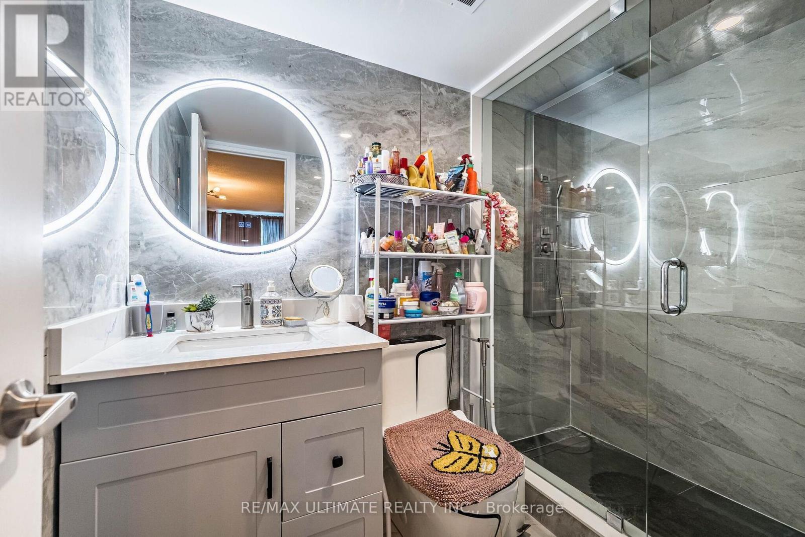 208 - 238 Albion Road, Toronto, ON - Indoor Photo Showing Bathroom