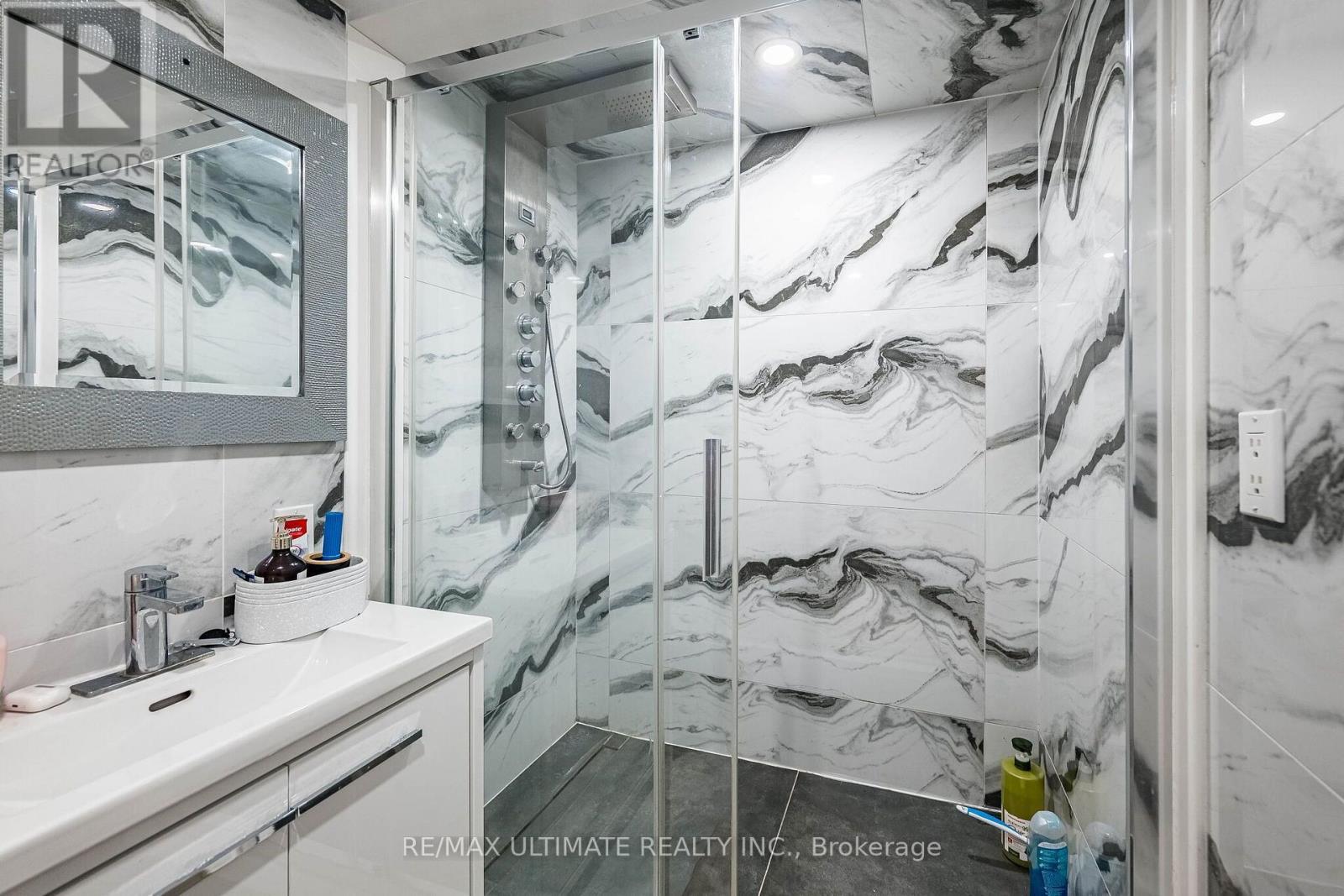 208 - 238 Albion Road, Toronto, ON - Indoor Photo Showing Bathroom