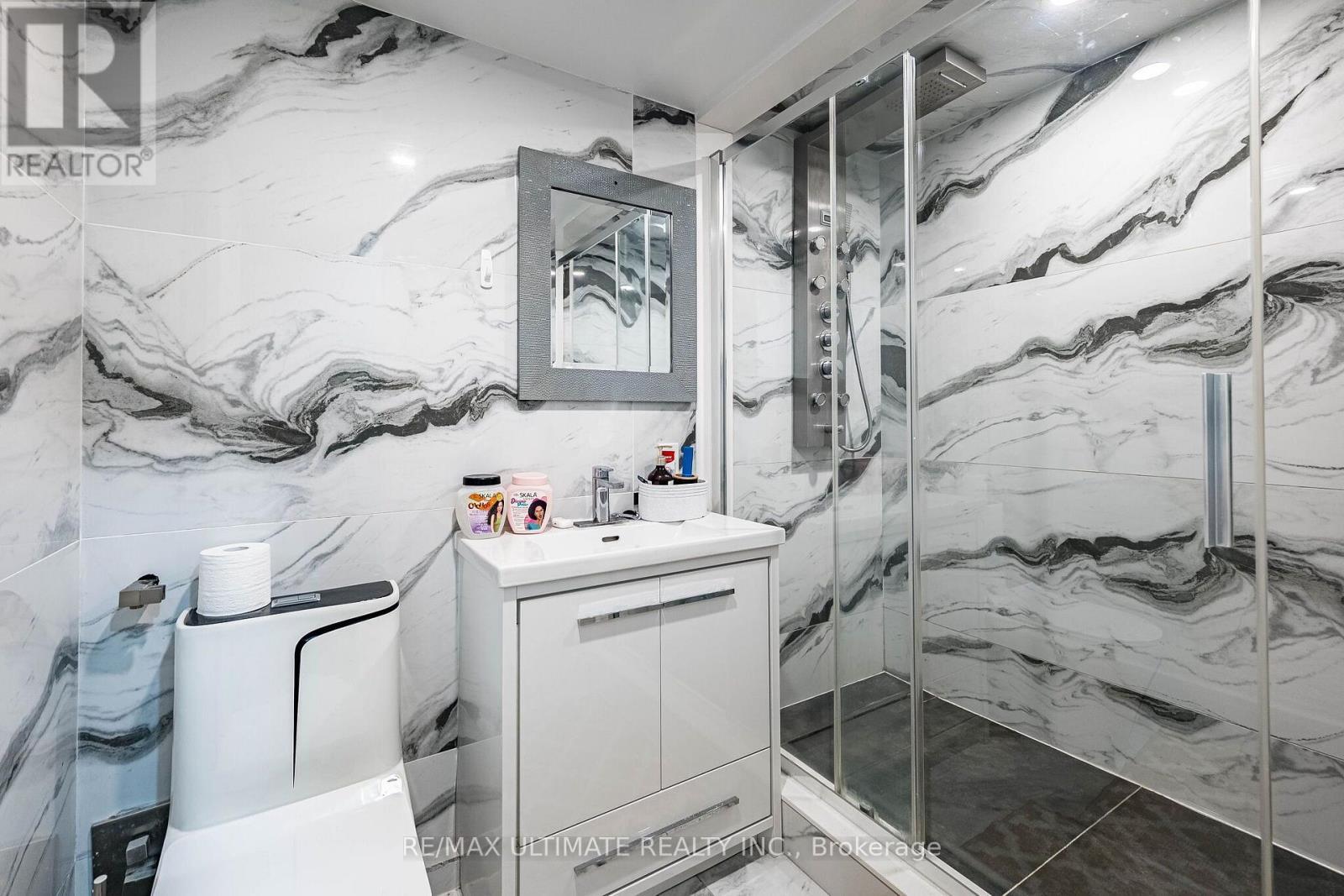 208 - 238 Albion Road, Toronto, ON - Indoor Photo Showing Bathroom