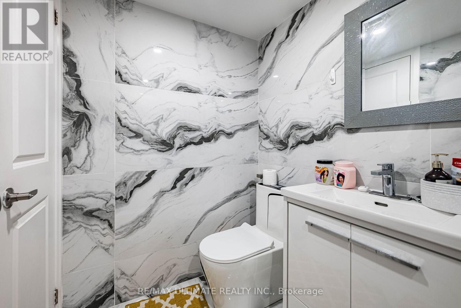208 - 238 Albion Road, Toronto, ON - Indoor Photo Showing Bathroom